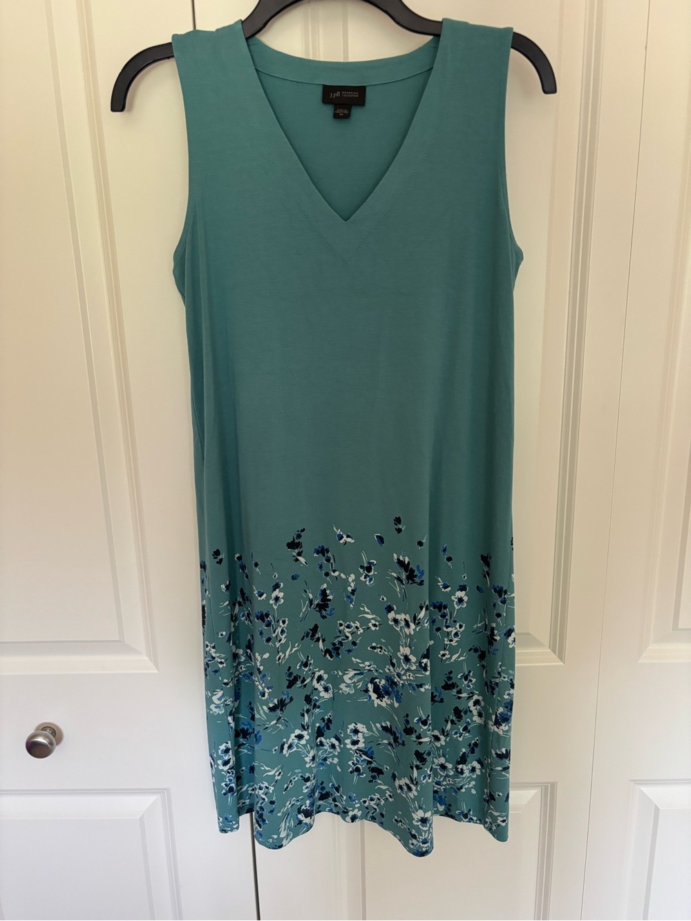 Women’s J Jill wearever collection sleeveless v neck dress size XS.